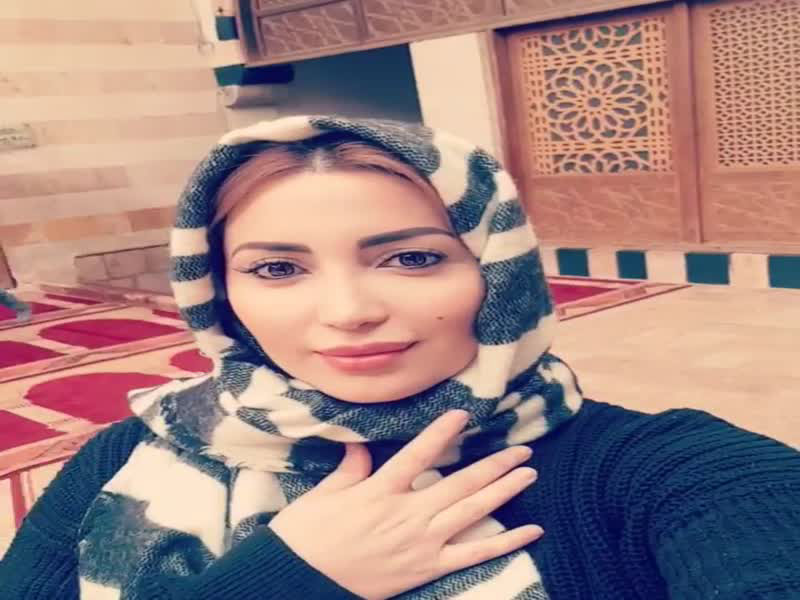 اضغط لمشاهدة الفيديو: ما السر وراء ارتداء نسرين طافش للحجاب؟!